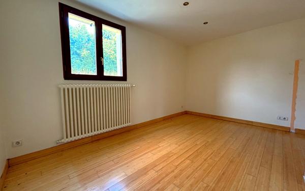 Appartement à vendre    6 pièces • 245,38 m2 Divonne-les-Bains