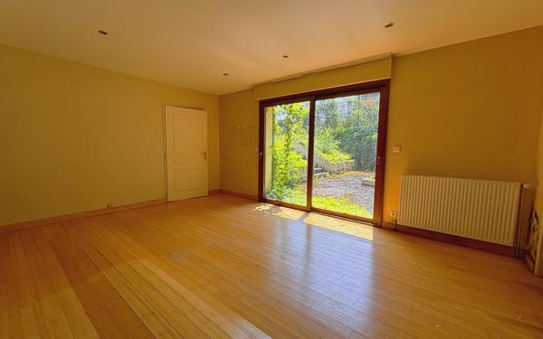 Appartement à vendre    6 pièces • 245,38 m2 Divonne-les-Bains