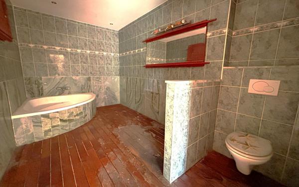 Appartement à vendre    6 pièces • 245,38 m2 Divonne-les-Bains