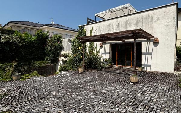 Appartement à vendre    6 pièces • 245,38 m2 Divonne-les-Bains