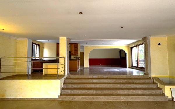 Appartement à vendre    6 pièces • 245,38 m2 Divonne-les-Bains