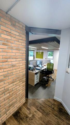 Locaux professionnels avec terrain situé à 67150 Nordhouse, dans le Grand Ried du prestigieux bassin d'Alsace.