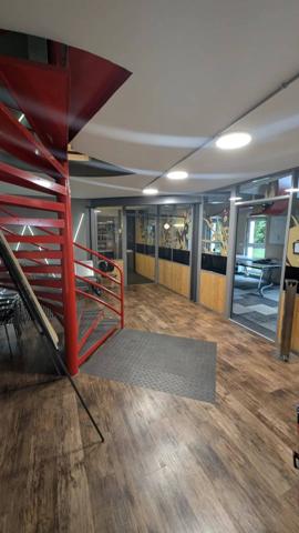 Locaux professionnels avec terrain situé à 67150 Nordhouse, dans le Grand Ried du prestigieux bassin d'Alsace.