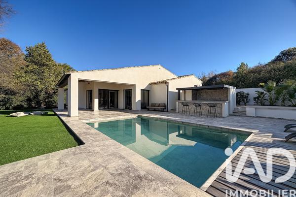 Maison à vendre 5 pièces 181 m² Roquefort-les-Pins