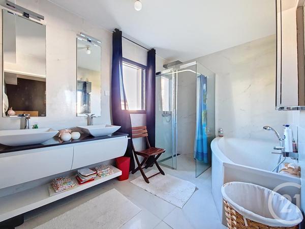 Appartement T5 à vendre  5 pièces - 212 m2 CLERMONT FERRAND - 63