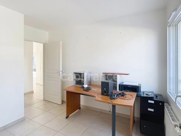 MONTELIMAR (26 200) - Appartement à vendre T4 récent 85 m² - Terrasse plein sud 19 m² - Garage fermé - DPE A