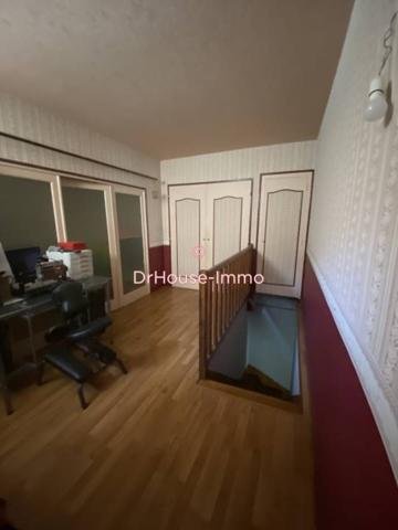 Immeuble à vendre 4 pièces de 195 m²