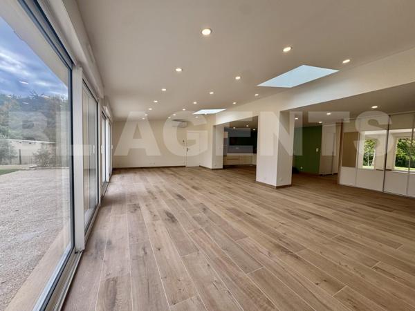 Maison familiale rénovée comme neuve – Coulommiers – 5 chambres – Terrain 1700 m²