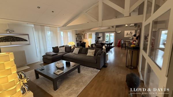 Appartement de standing , garage, et terrasse sans vis a vis.