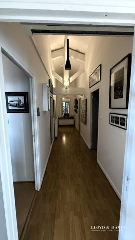 Appartement de standing , garage, et terrasse sans vis a vis.