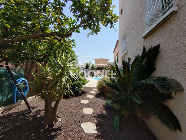 Maison 3 faces T4 de108m2, piscine, terrain 385m2