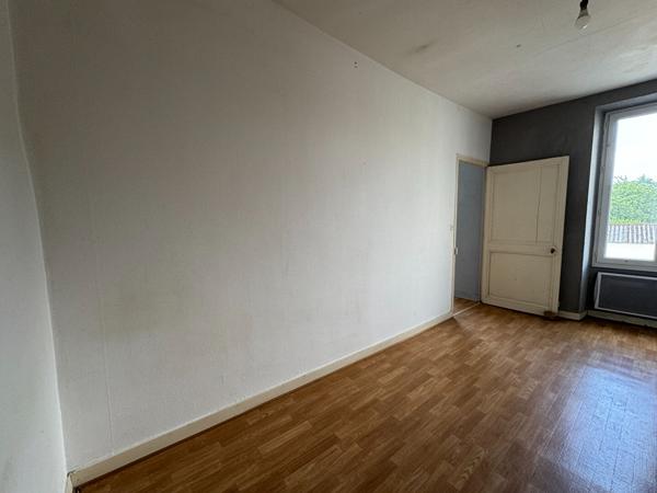 RARE à Niort ! Maison de ville avec grand garage!