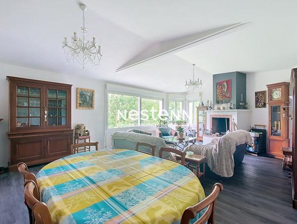 Maison d'architecte 8 pièces, 206 m², située Vernouillet, 600 mètres de la gare SNCF de Dreux