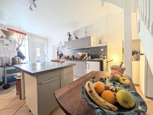 MAISON DE VILLE A COTTANCE - 160 m² - SALON ET SEJOUR - 4 CHAMBRES - EXTERIEUR - PUITS