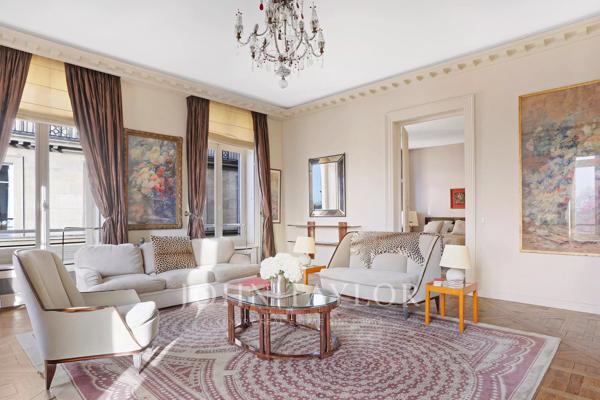 Appartement d'exception rue de Rivoli avec vues époustouflantes