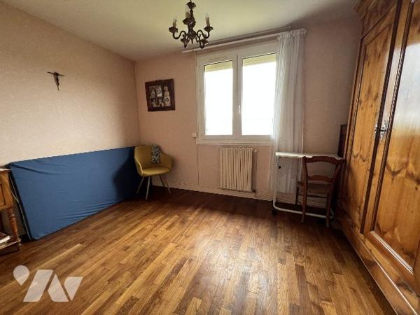 MAISON D'HABITATON A VENDRE