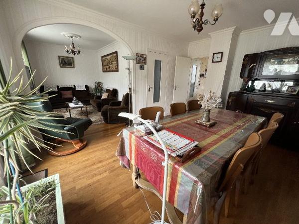 MAISON D'HABITATON A VENDRE