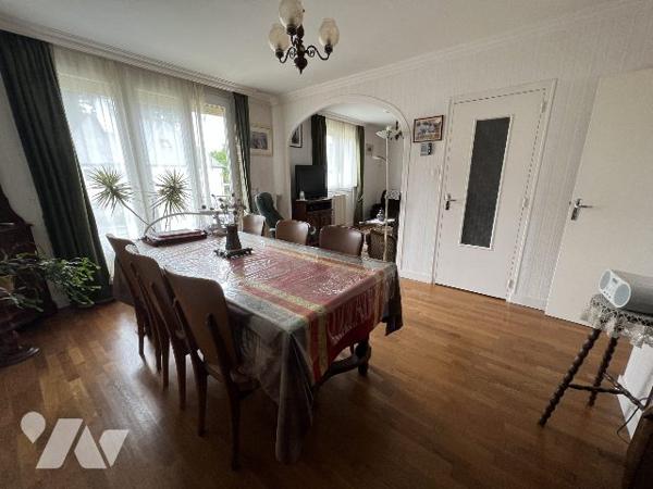MAISON D'HABITATON A VENDRE