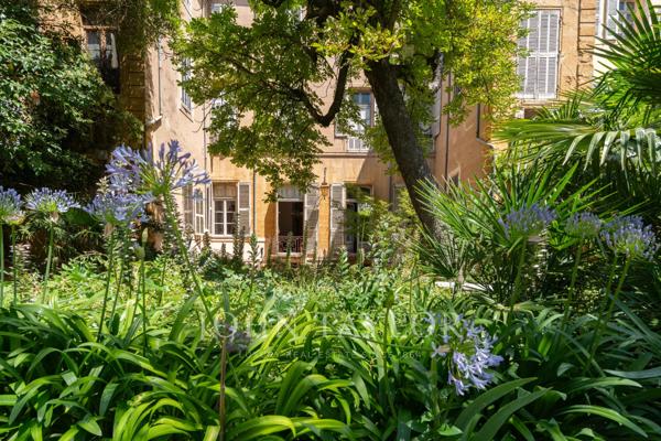 Appartement d'exception avec jardin et piscine au cœur du quartier Mazarin