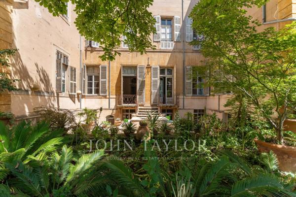 Appartement d'exception avec jardin et piscine au cœur du quartier Mazarin