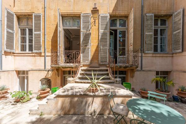 Appartement d'exception avec jardin et piscine au cœur du quartier Mazarin