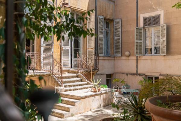 Appartement d'exception avec jardin et piscine au cœur du quartier Mazarin