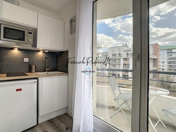 Dpt Rhône (69), à louer LYON 8EME ARRONDISSEMENT T1 18.15  m2 tram T2 et T4