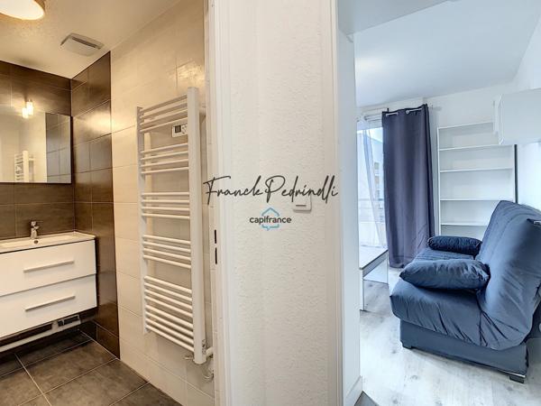 Dpt Rhône (69), à louer LYON 8EME ARRONDISSEMENT T1 18.15  m2 tram T2 et T4
