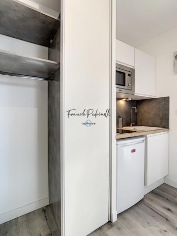 Dpt Rhône (69), à louer LYON 8EME ARRONDISSEMENT T1 18.15  m2 tram T2 et T4