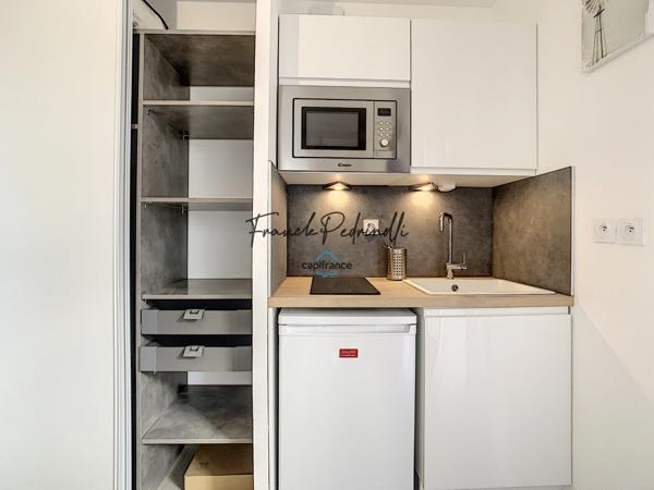 Dpt Rhône (69), à louer LYON 8EME ARRONDISSEMENT T1 18.15  m2 tram T2 et T4