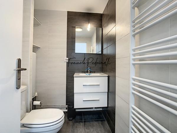 Dpt Rhône (69), à louer LYON 8EME ARRONDISSEMENT T1 18.15  m2 tram T2 et T4
