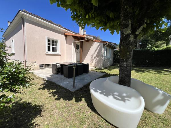 ROYAN - QUARTIER DU PARC - MAISON 4 CHAMBRES AVEC JARDIN - PROCHE PLAGE ET COMMERCES