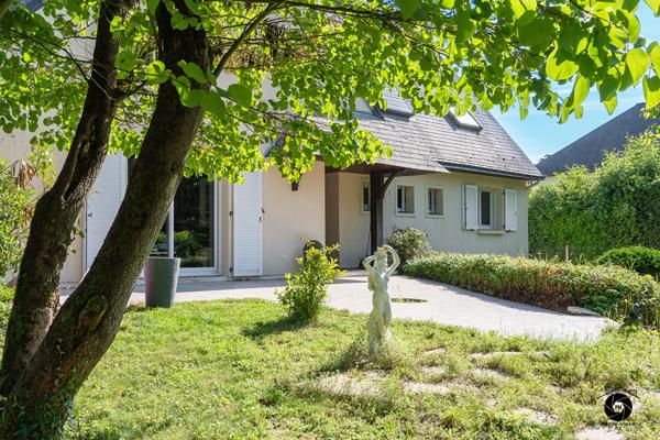 Charmante maison à VENDRE - 6 pièces à Briollay - Grand terrain et calme assuré !