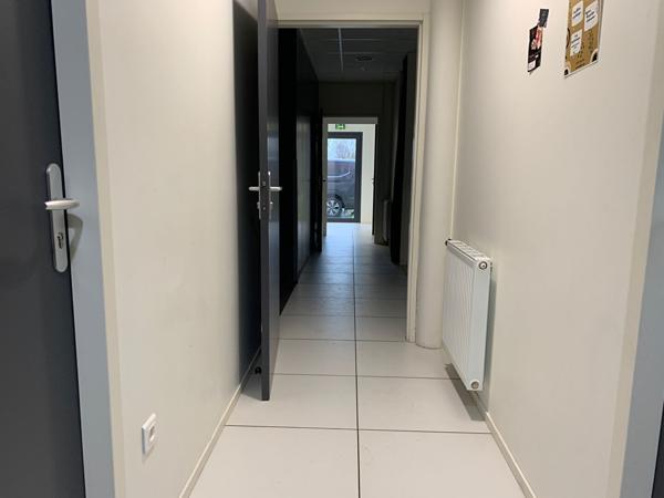 A LOUER BUREAUX  BORD RN 12 -LAMBALLE 22400