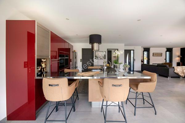 EXCLUSIVITÉ, Villa contemporaine de plain-pied de 173 m² habitable près de RENNES, 77 m² de pièce de vie, 4 chambres, volumes exceptionnels, jardin +1000 m² sans vis-à-vis, à proximité de RENNES