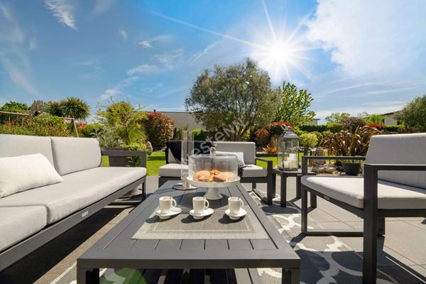 EXCLUSIVITÉ, Villa contemporaine de plain-pied de 173 m² habitable près de RENNES, 77 m² de pièce de vie, 4 chambres, volumes exceptionnels, jardin +1000 m² sans vis-à-vis, à proximité de RENNES
