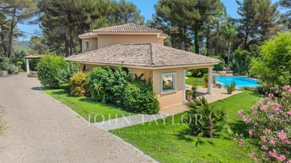 Mougins, superbe néo provençale dans un domaine fermé