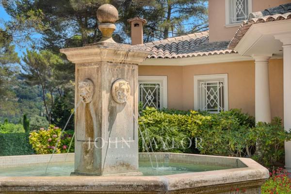 Mougins, superbe néo provençale dans un domaine fermé