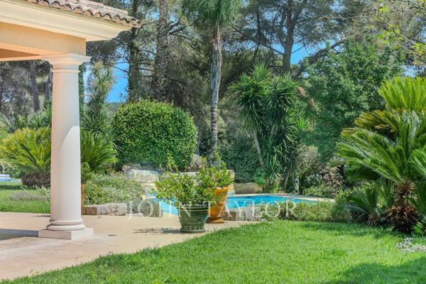Mougins, superbe néo provençale dans un domaine fermé