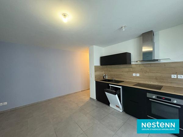 INVESTISSEMENT - STUDIO de 29.42m² avec cave et garage fermé en sous-sol situé à Vaulx-en-Velin Centre