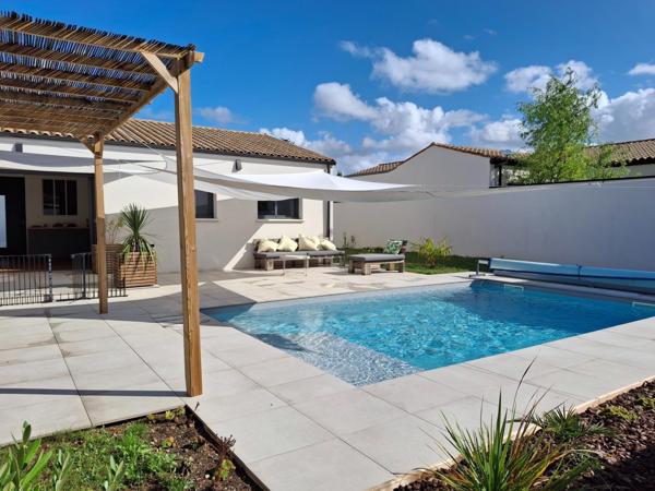 Maison plain pied de 2022 avec piscine en ville