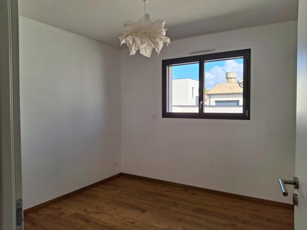 Maison plain pied de 2022 avec piscine en ville