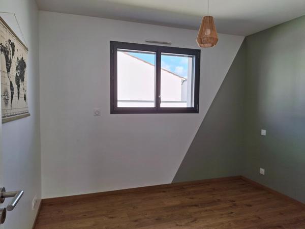 Maison plain pied de 2022 avec piscine en ville