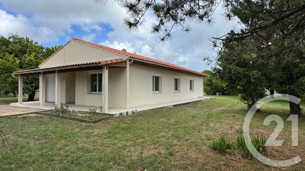Maison à vendre  5 pièces - 82,34 m 2   SAINTES  - 17