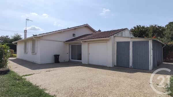 Maison à vendre  5 pièces - 82,34 m 2   SAINTES  - 17