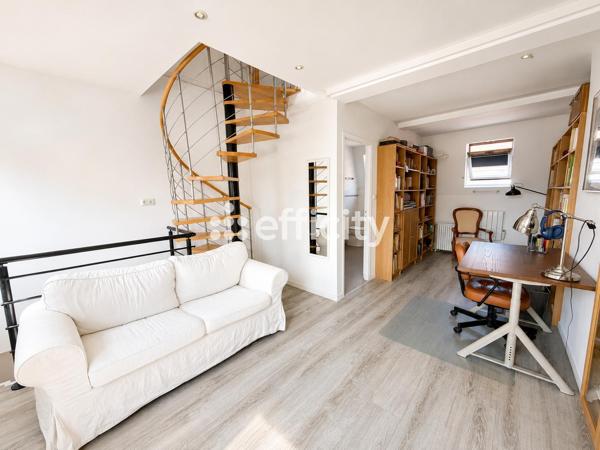 Maison
         4 pièces
        - 120 m² 294 000 € *