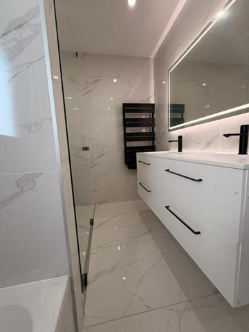 EXCLUSIVITÉ  Élégante villa contemporaine de plain-pied aux prestations premium
