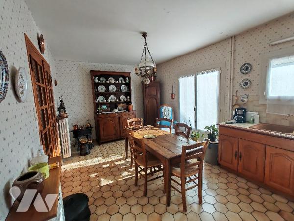 A visiter sans tarder, venez découvrir cette belle maison avec son joli jardin.