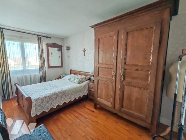 A visiter sans tarder, venez découvrir cette belle maison avec son joli jardin.