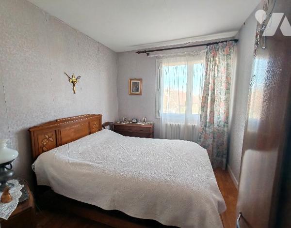 A visiter sans tarder, venez découvrir cette belle maison avec son joli jardin.